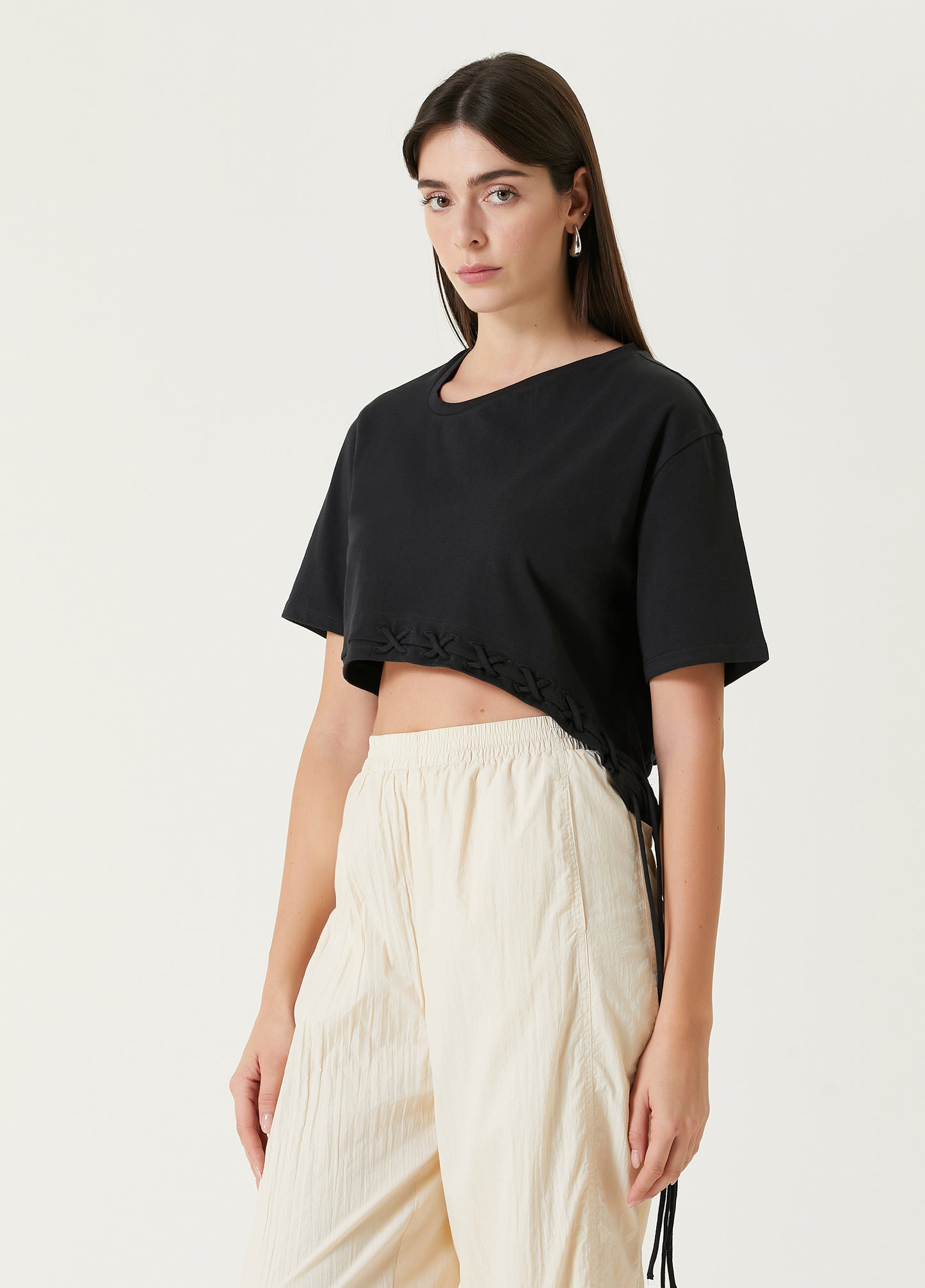 Free Heaven Bağcık Detaylı Kısa Tişört