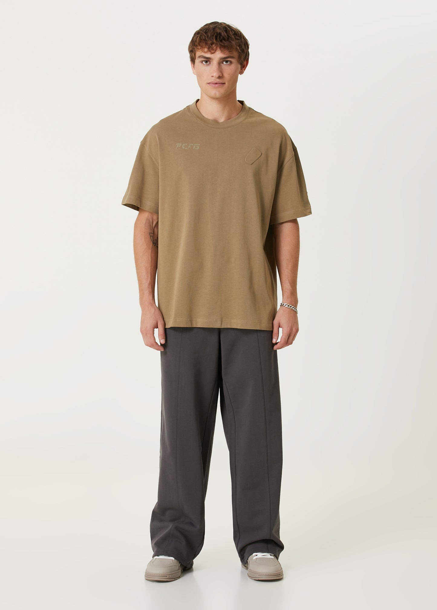 Boomerang Kabartma Detaylı Oversize Tişört