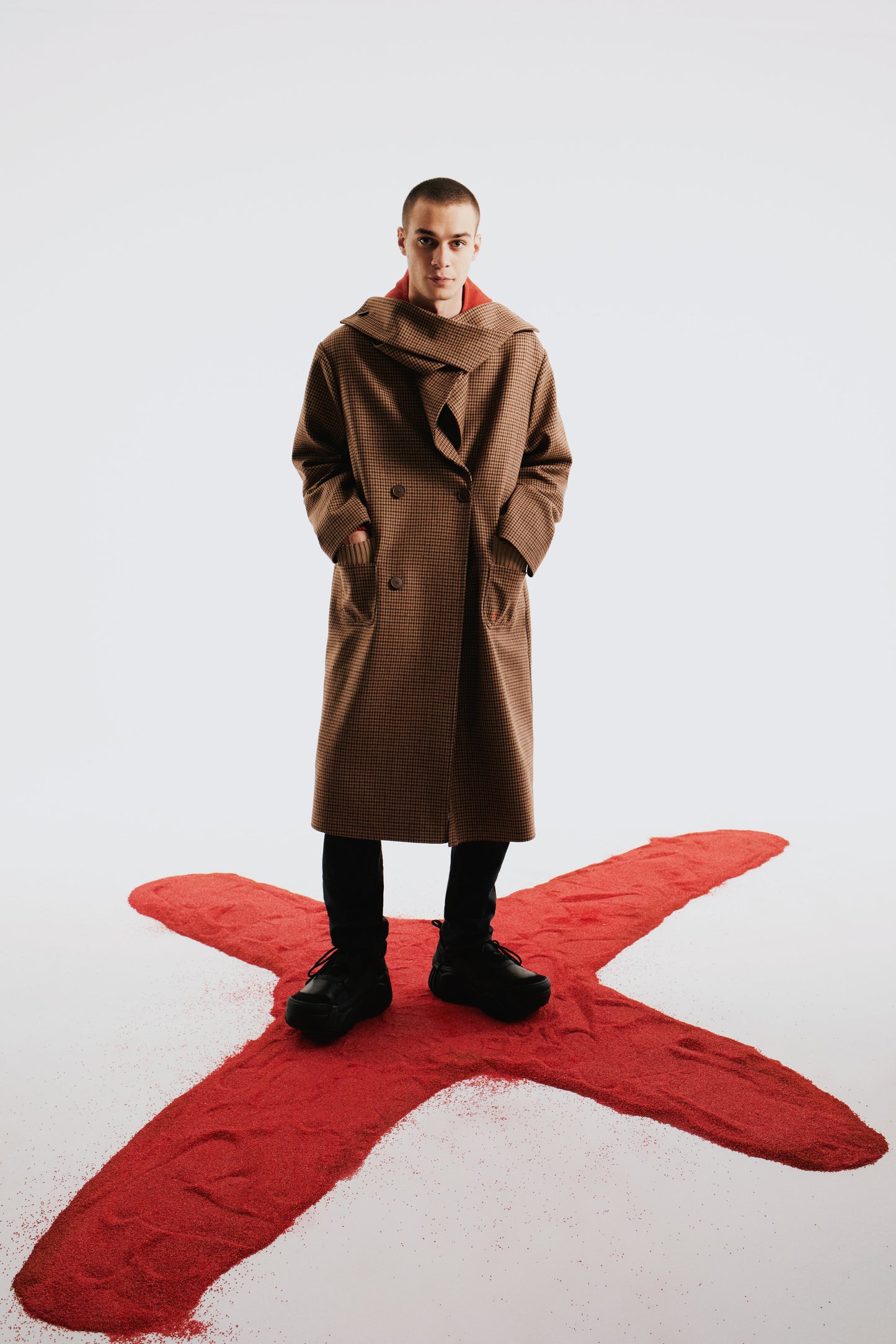 Boomerang Yün Kazayağı Desenli Uzun Kaban