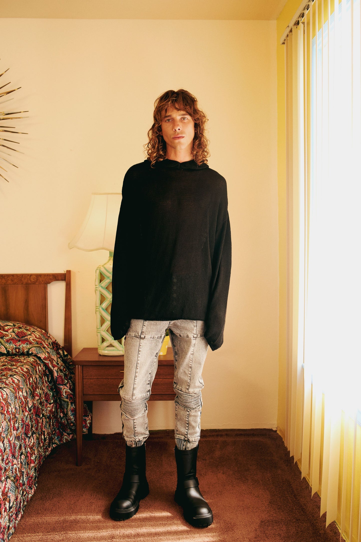 Day to Night in LA Dokuma Yama Detaylı Triko Hoodie