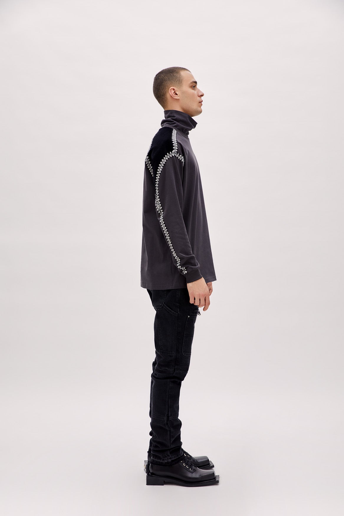 Boomerang High Neck Tee