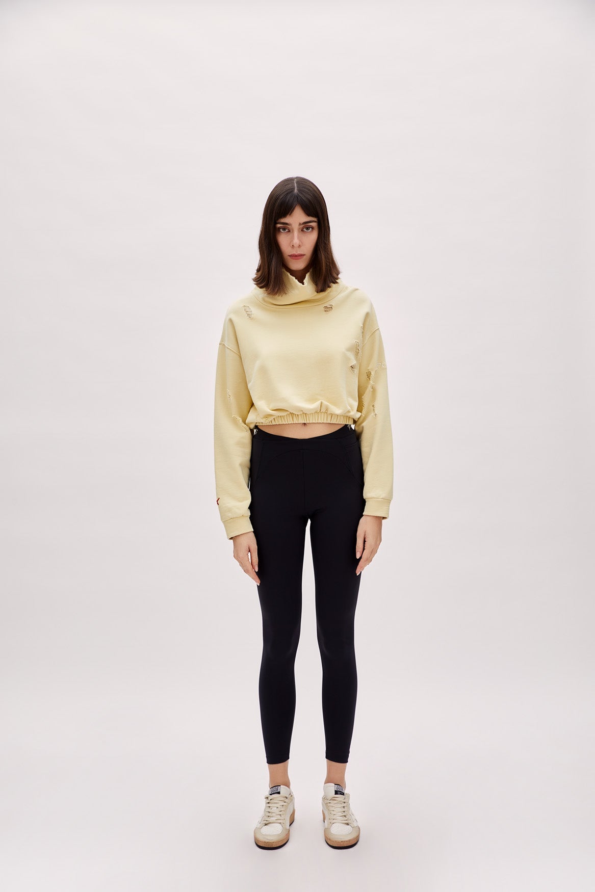 Boomerang Yırtık Detaylı Yüksek Yaka Sweatshirt