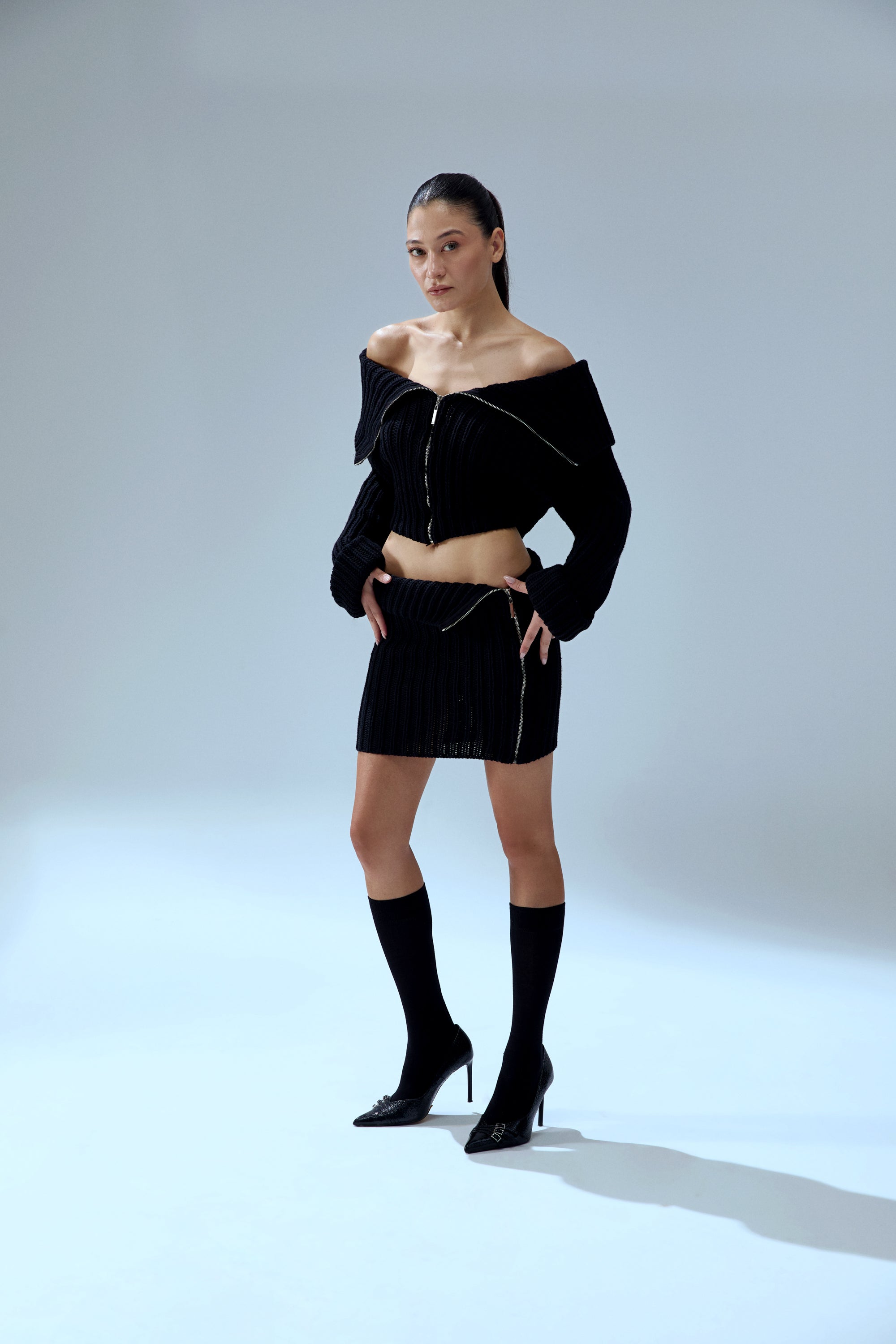 YOUR *ITCH CROP KNIT TOP - BLACK