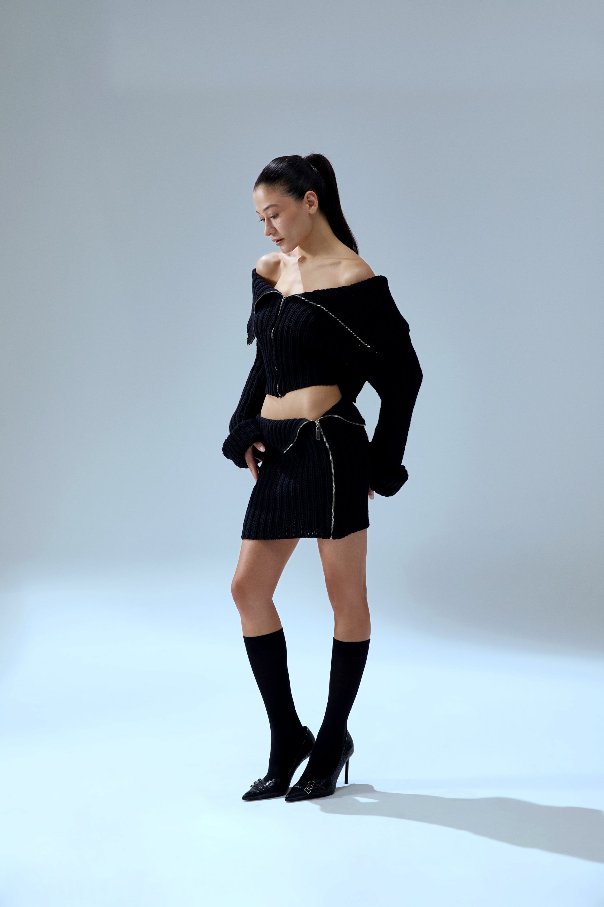 YOUR *ITCH CROP KNIT TOP - BLACK