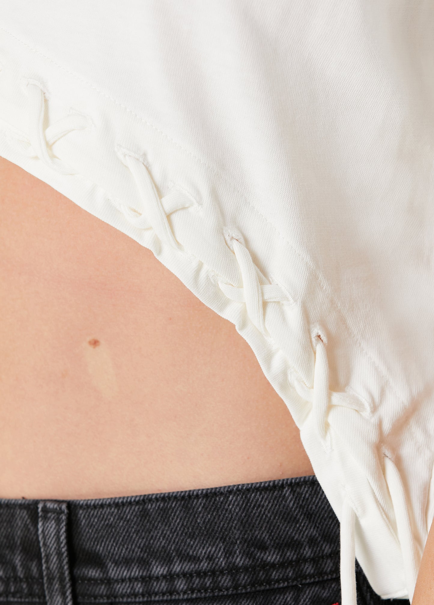 Free Heaven Bağcık Detaylı Kısa Tişört