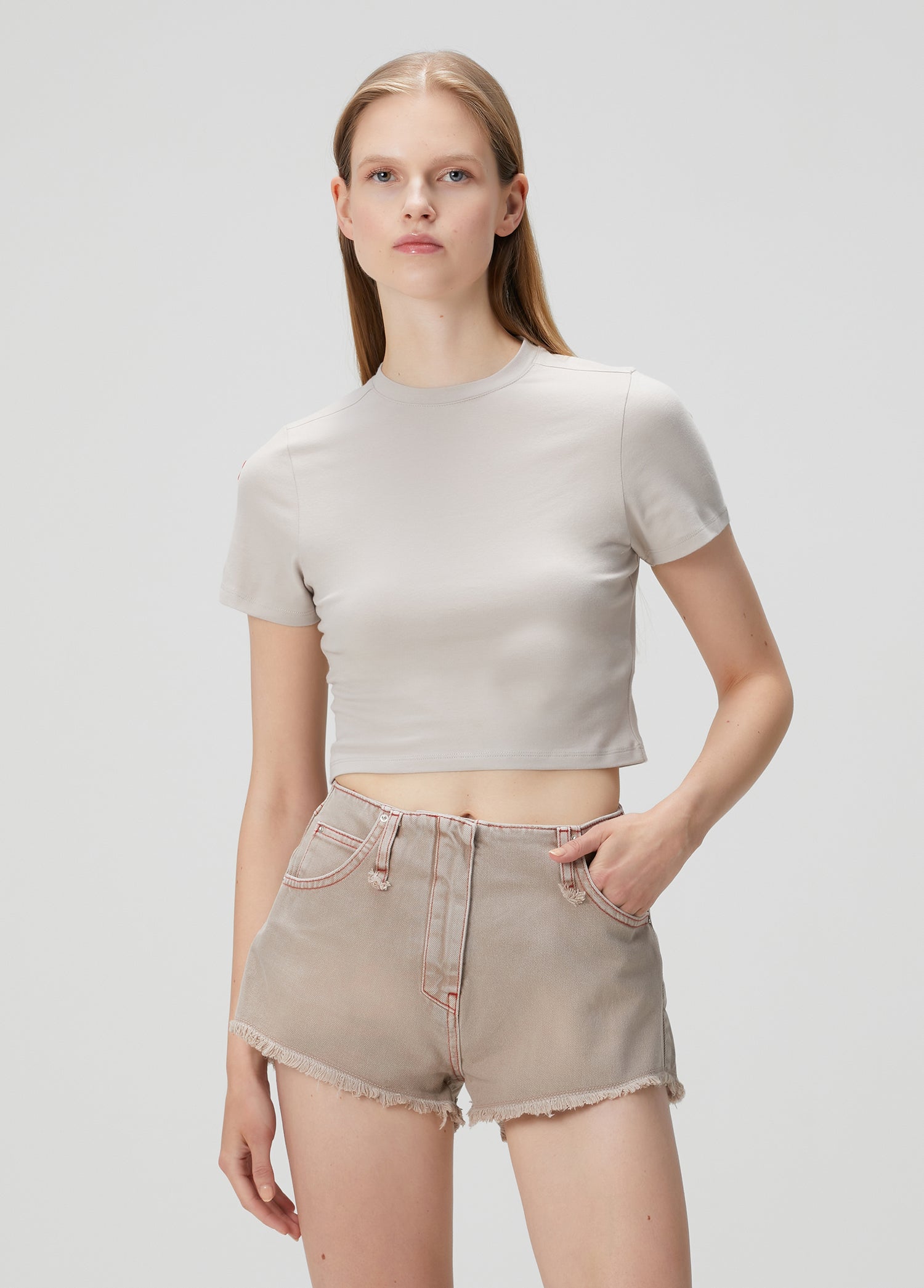SLIM FIT CROP TEE