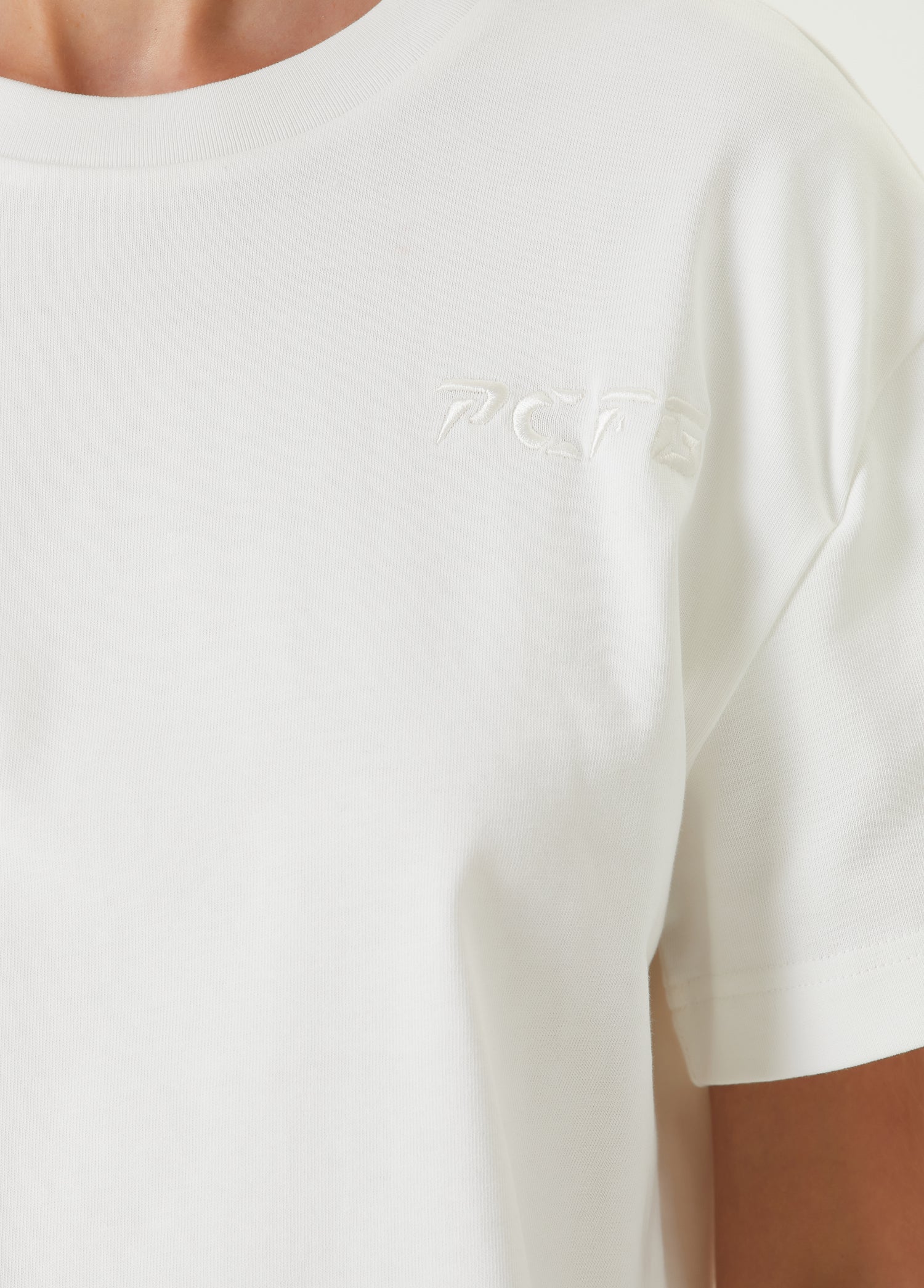 COTTON YOUR *ITCH SHOULDER PADDED T-SHIRT - WHITE