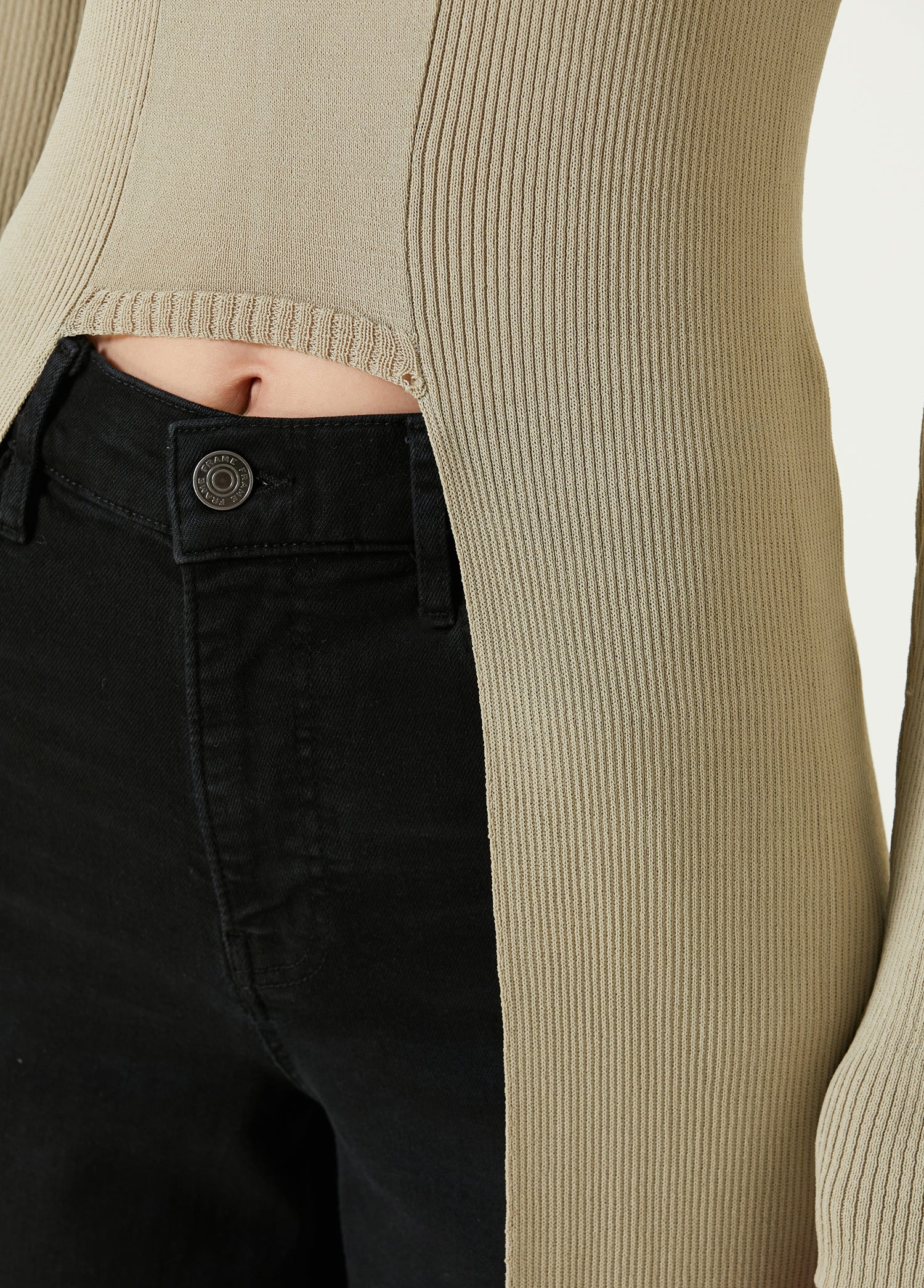 YOUR *ITCH TAILED KNIT TOP - STRING