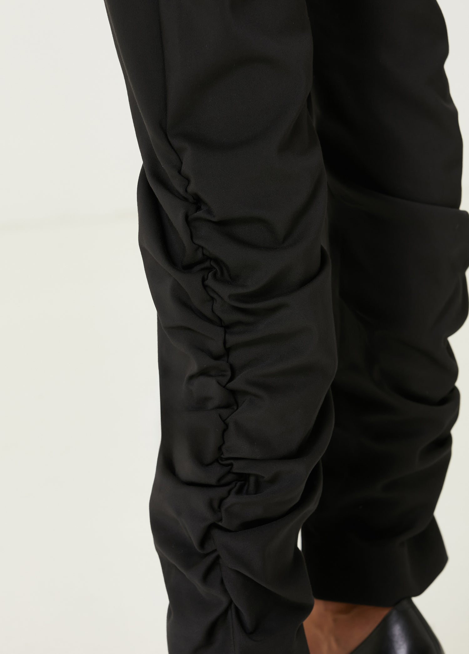 YOUR *ITCH DRAPED PANT - BLACK