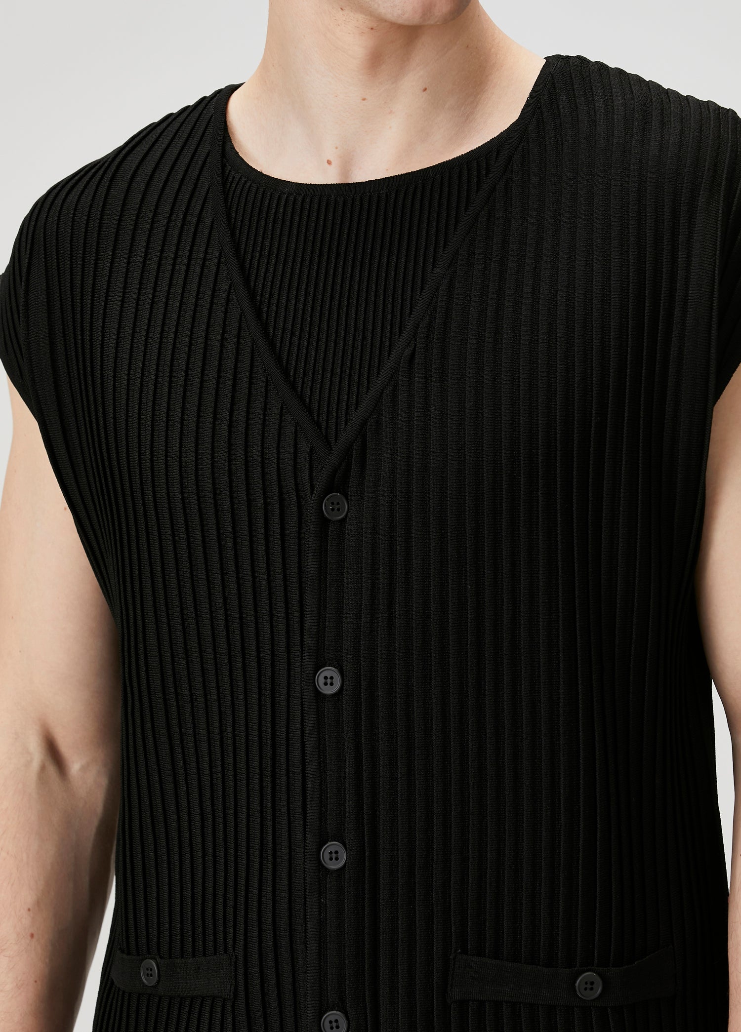 KNITTED VEST - JET BLACK