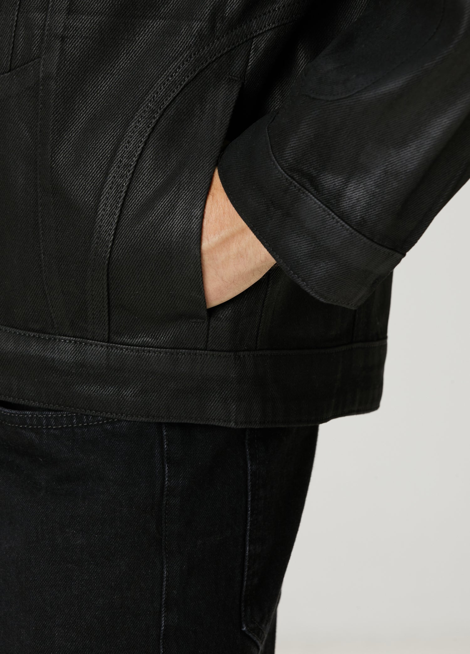 FADED DENIM JACKET - BLACK