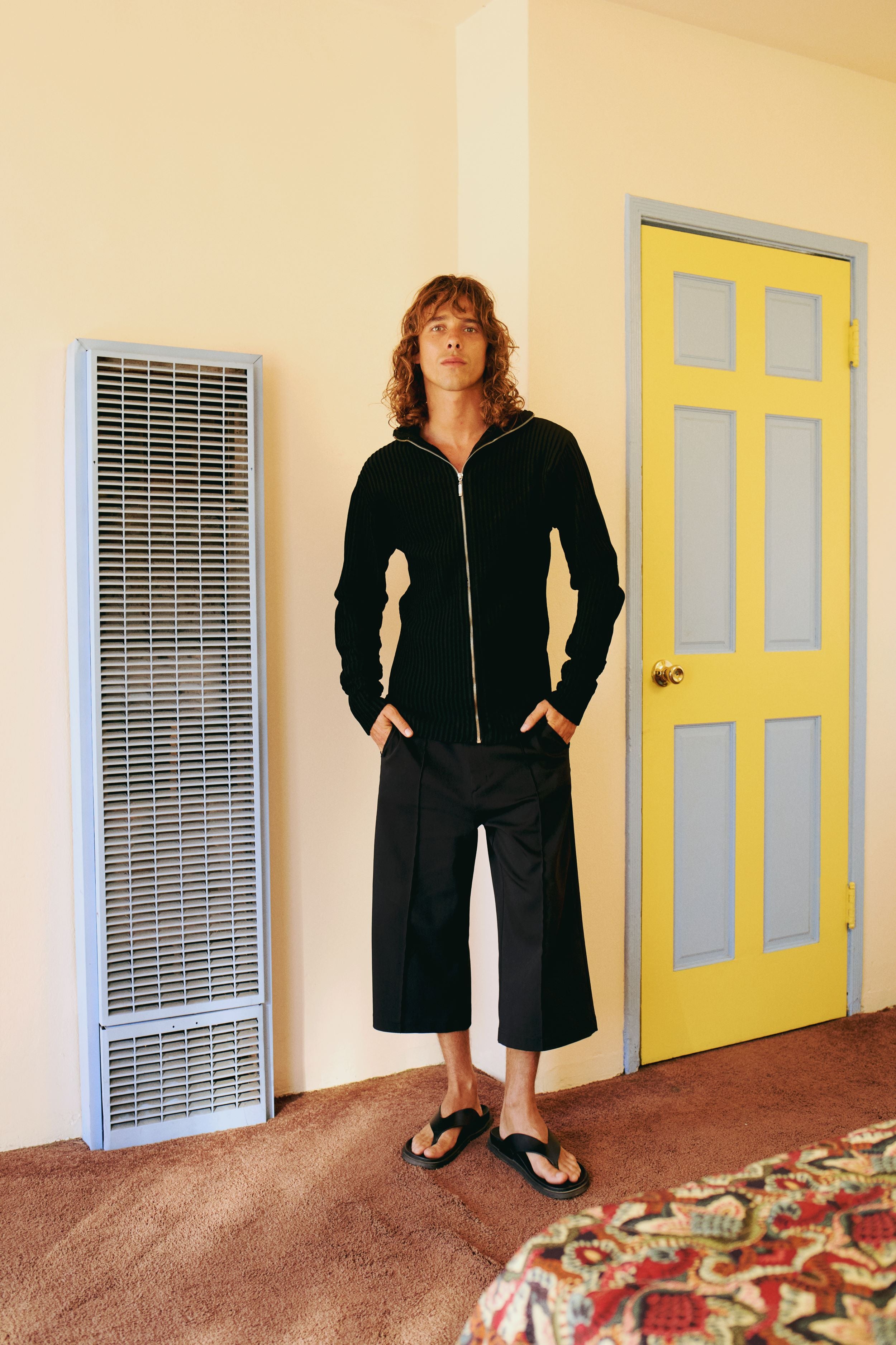 KNIT CARDIGAN WITH ZIP DETAIL - BLACK