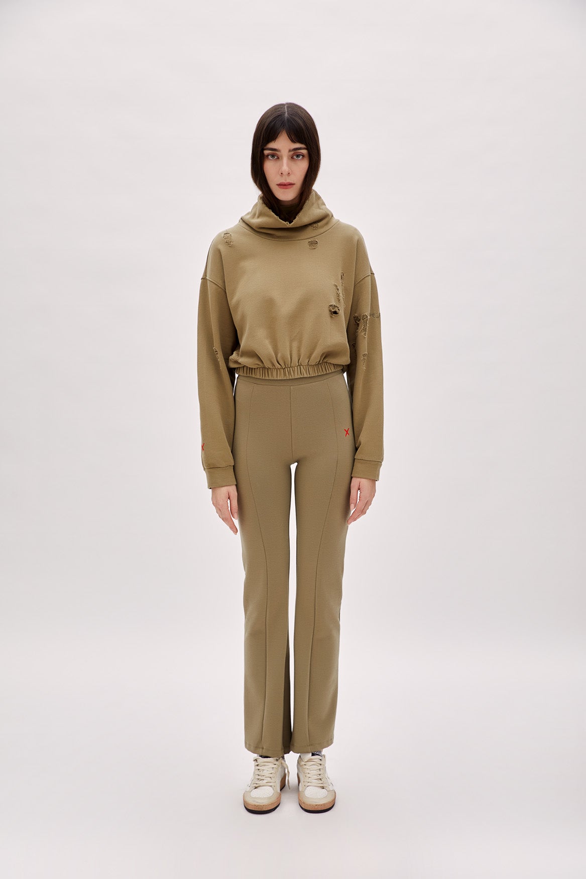 Boomerang Yırtık Detaylı Yüksek Yaka Sweatshirt