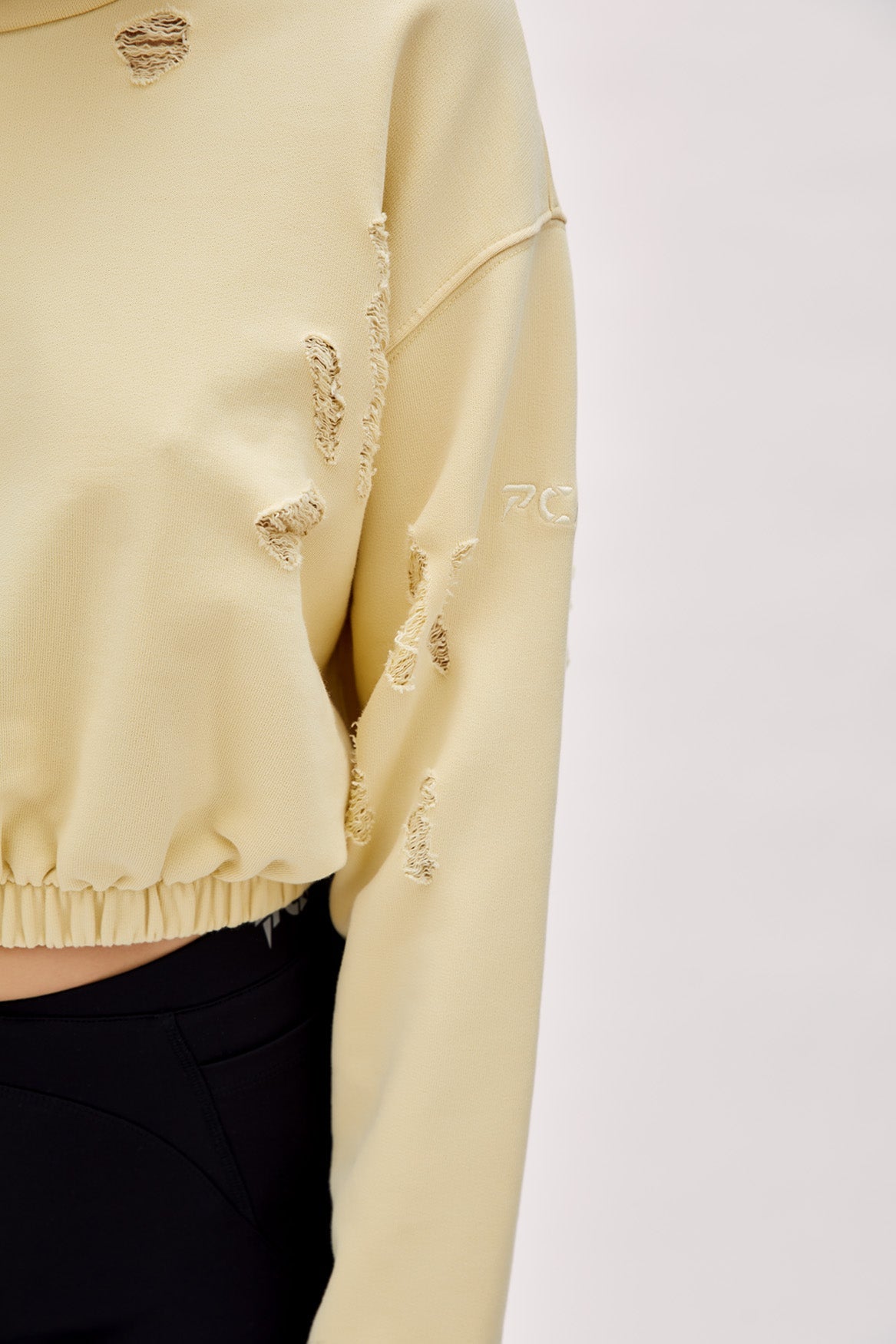 Boomerang Yırtık Detaylı Yüksek Yaka Sweatshirt