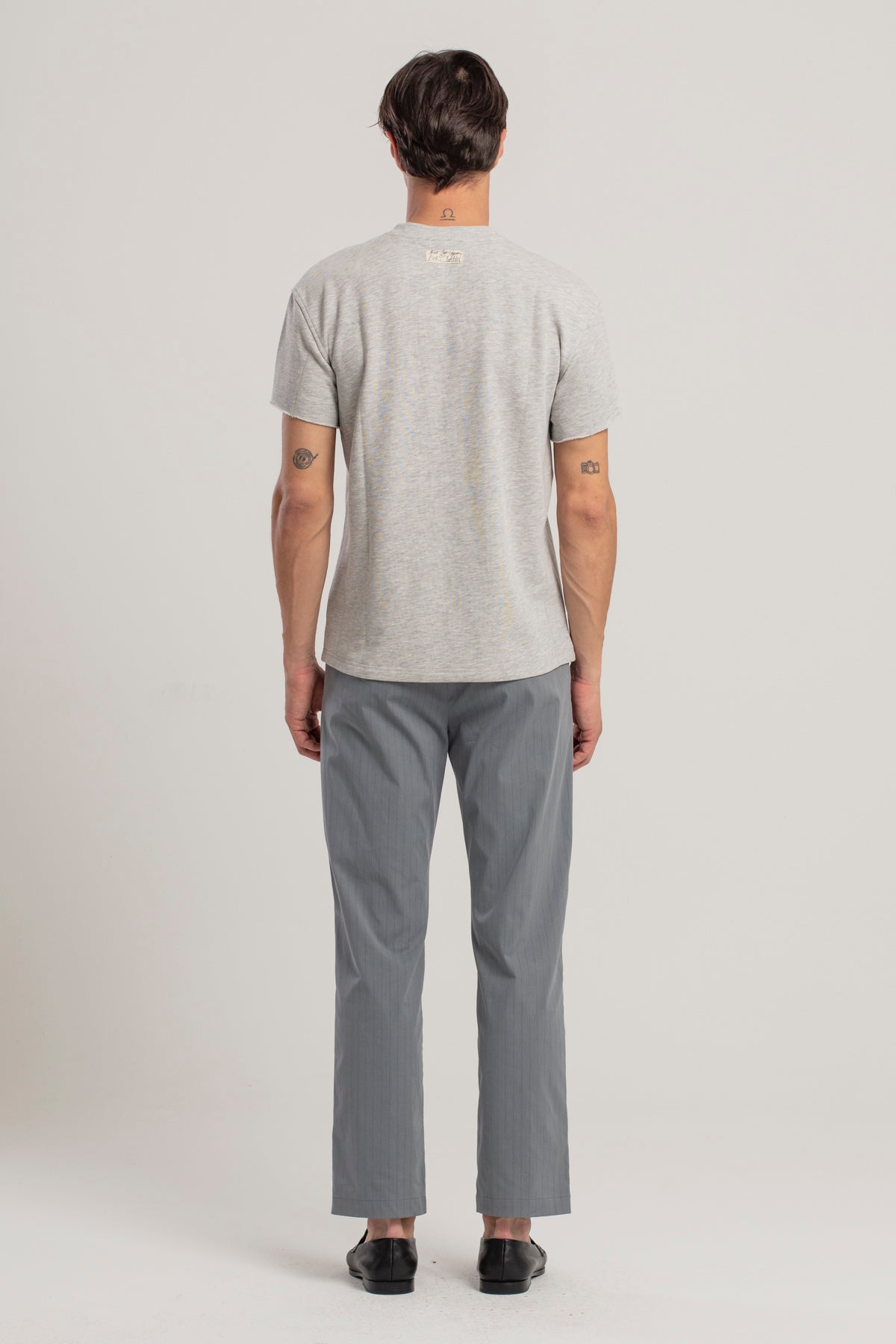 LIGHT GREY SHIRT WITH EMBOSS DETAIL